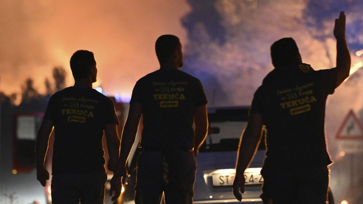 Rozsáhlý požár u chorvatského Šibeniku je pod kontrolou